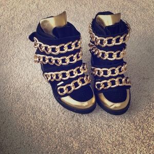 Chain sneakers